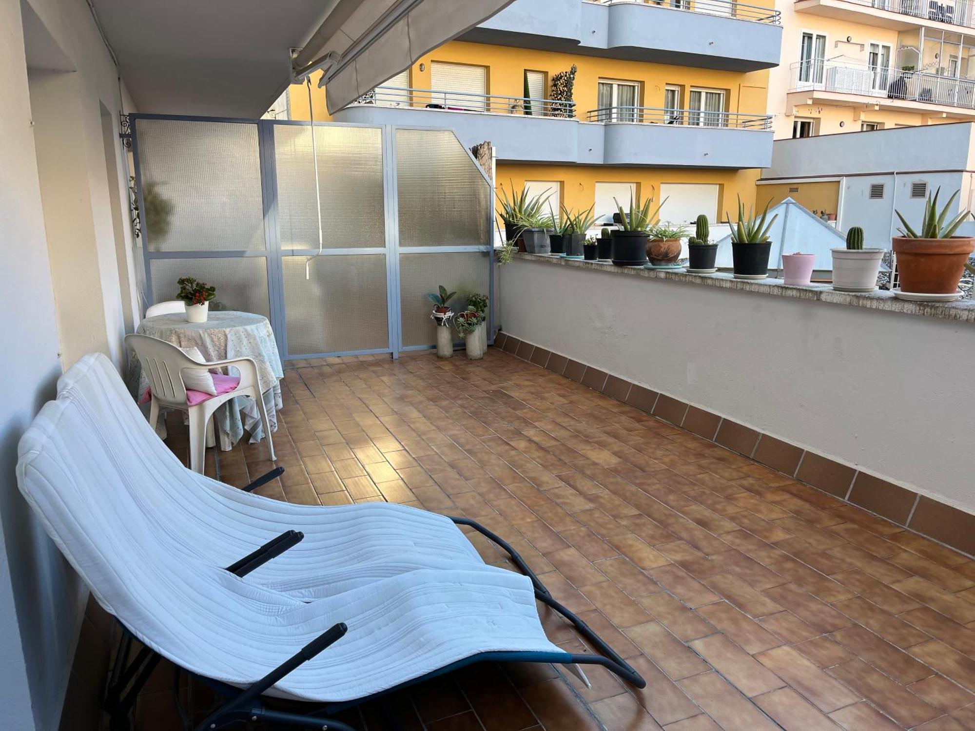 Comode Apartament Al Bell Mig De Gerona Exterior foto